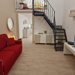 Casa vacanze Red House, Aeroporto di Catania Fontana Rossa
